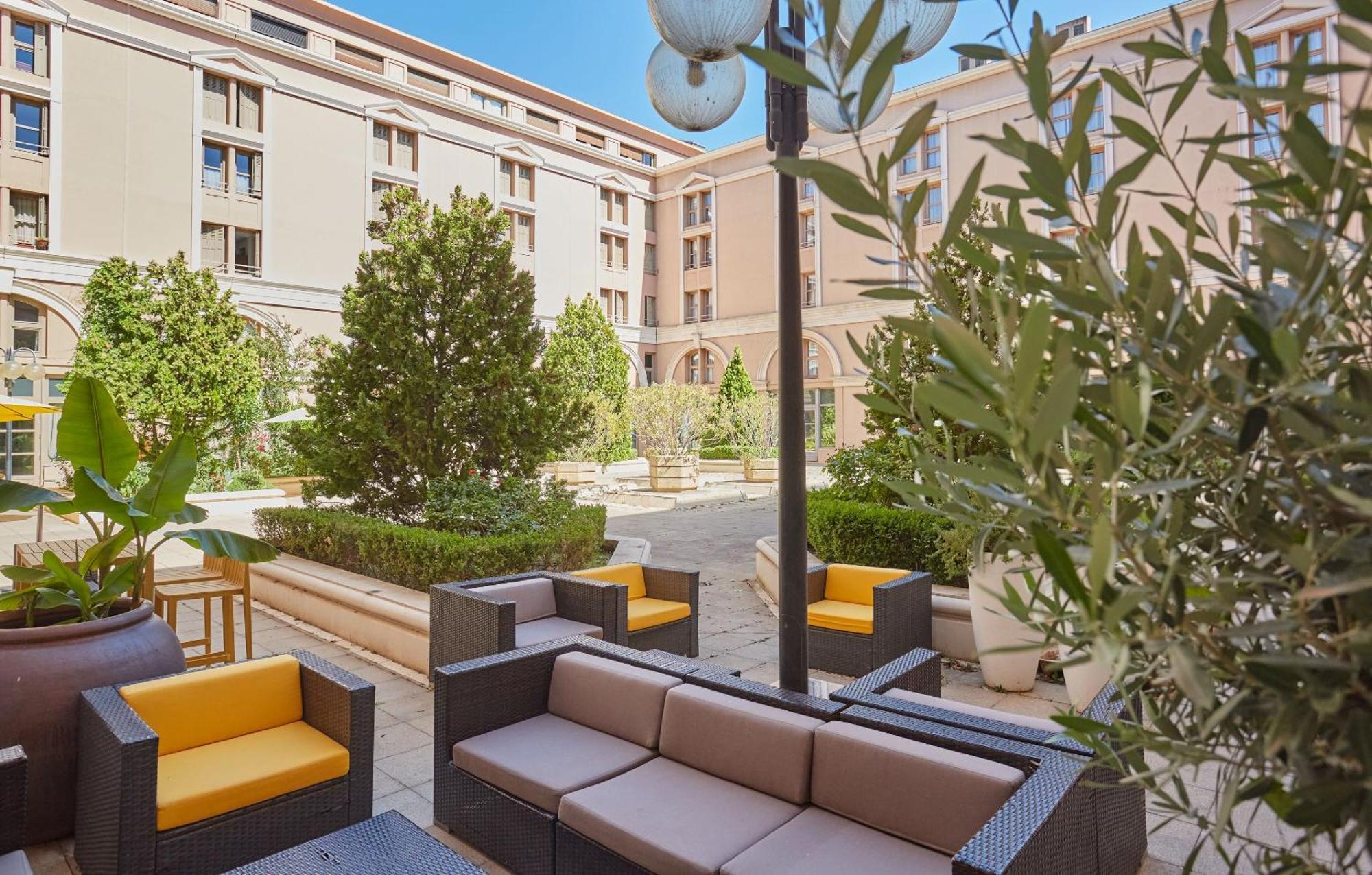 Appart Hotel Odalys City Aix En Provence L'Atrium Aix-en-Provence Exterior photo